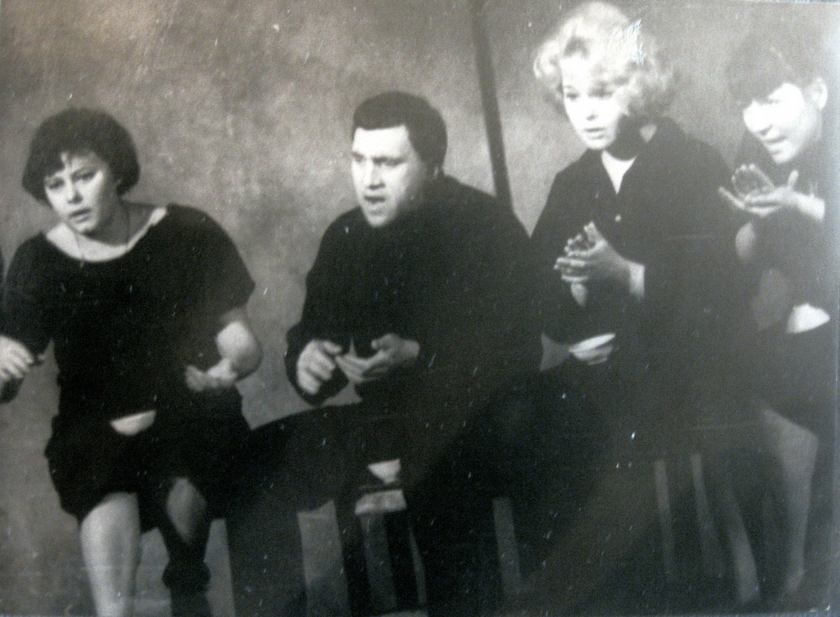 1964__003_002__Добрый_человек_из_Сезуана__02_.jpg