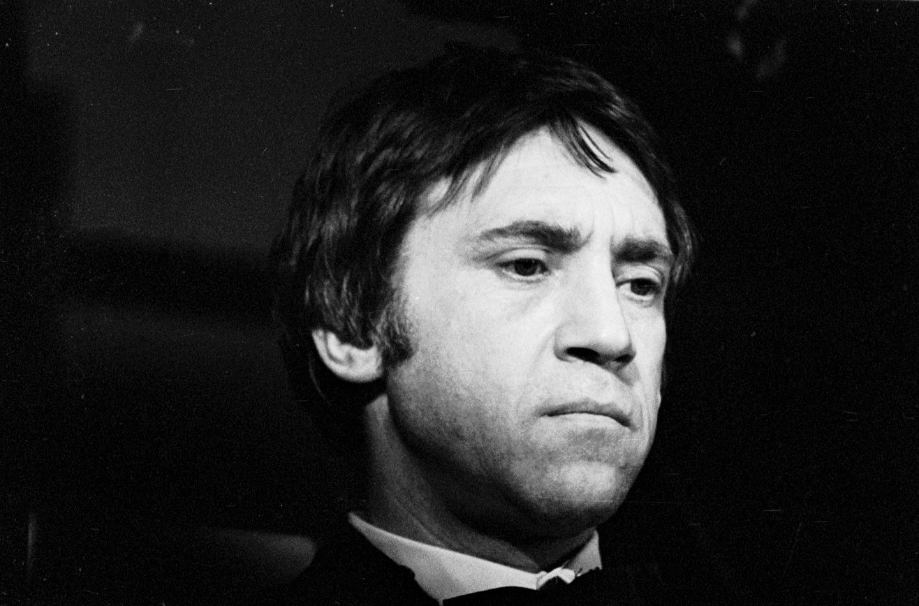 1979__027_008__23_апреля_Добрый_человек_из_Сезуана_Фото___Борис_Ведьмин.jpg