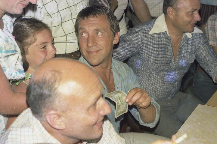 Vladimir_Vysotsky_Color003.jpg