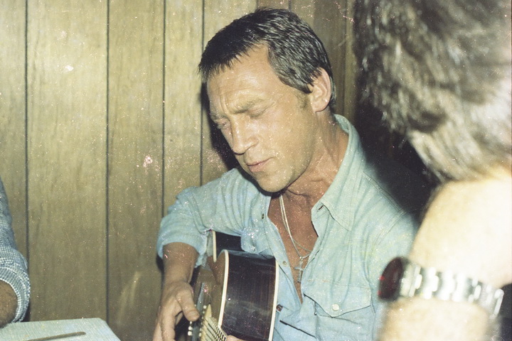 Vladimir_Vysotsky_Color011.jpg