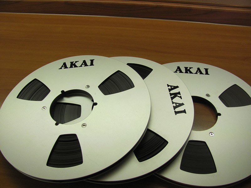 Akai.JPG