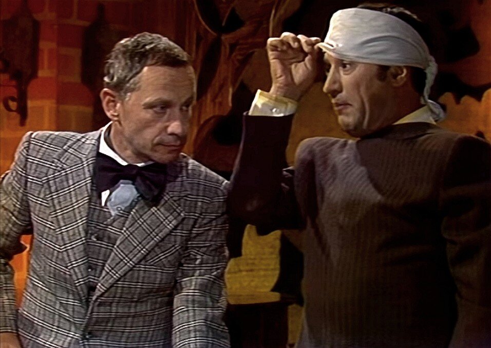 Р._Рудин_и_С._Мишулин_в_телепередаче__Кабачок_13_стульев___1980_г..jpeg