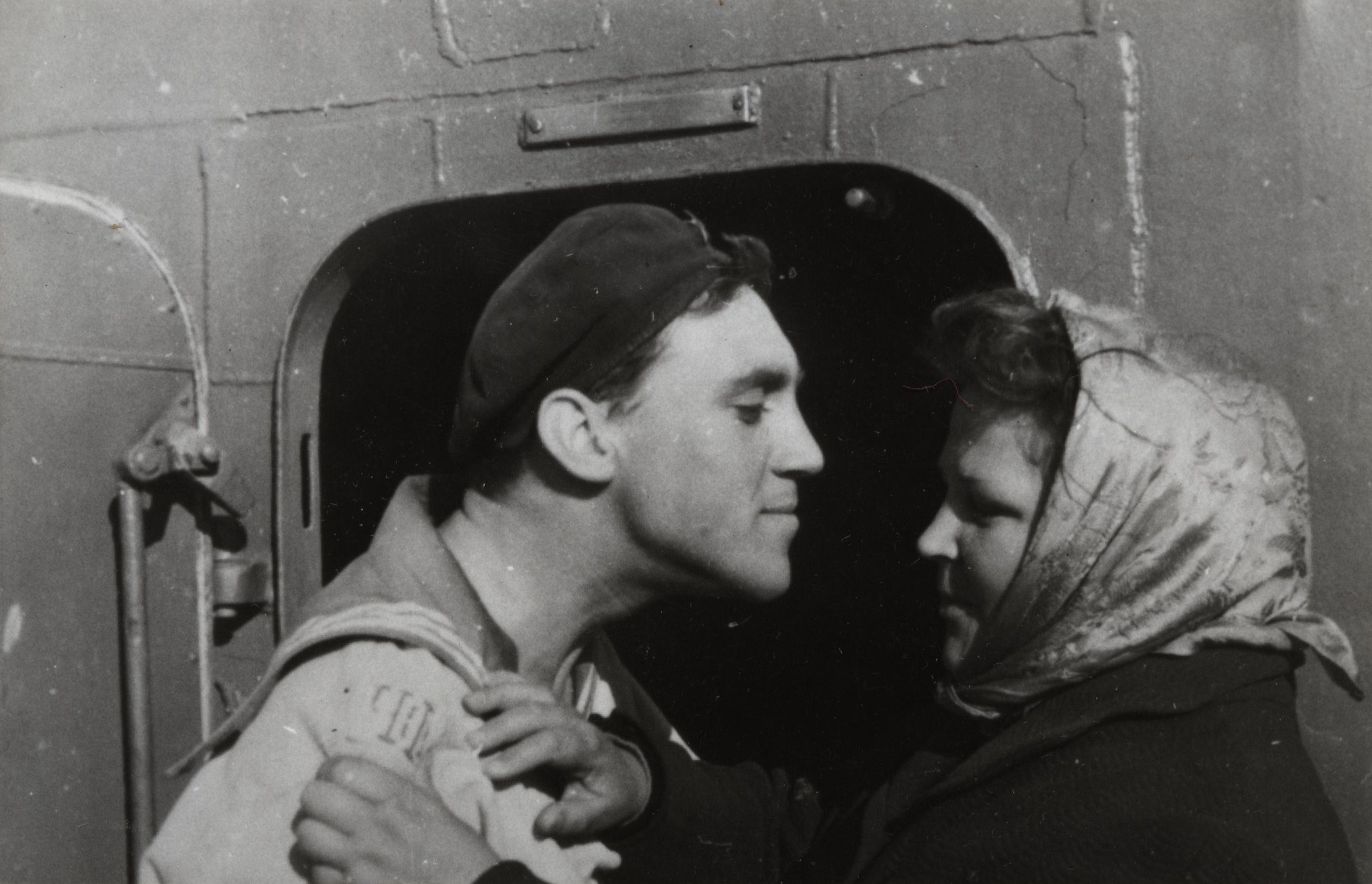 1961_07_Sevastopol___Uvol__nenie_na_bereg_1.jpg
