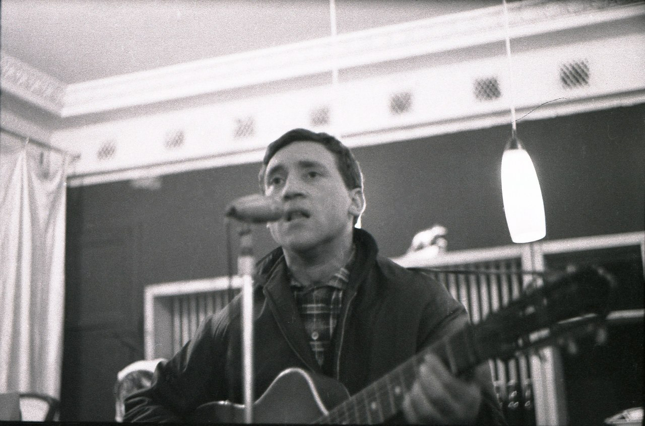 1967_05_cafe___Vostok___Unknown_03.jpg