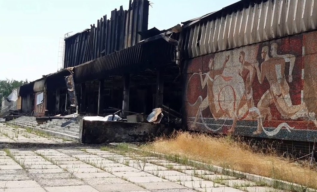 Ледовый_дворец_июнь_2022_г_1.jpg