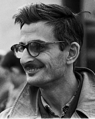 1967__002_011___На_дому_у_Вознесенского_c_Василием_Аксеновым__1___CR_Фото___Г.Перьян.jpg